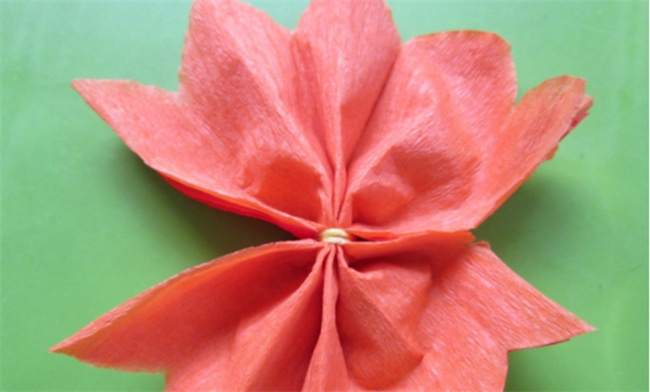 红色皱纹纸怎么简单做花朵
